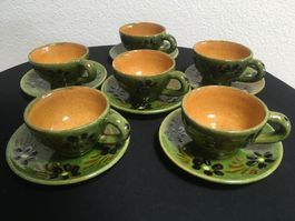 6 rustikale Tassen mit Untertasse aus Keramik. Handbemalt.