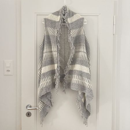 Stylische Strickweste von Marc Cain - Gr. 3 neuwertig