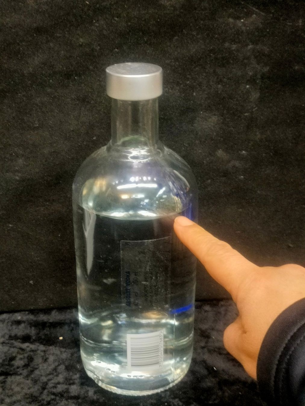 Absolut Vodka Spirituosen: ABSOLUT VODKA BOUTEILLE ENTAMÉ – Gebraucht aus Genève von Leboucheoreilles 5
