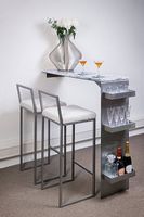 Bar mit echter Marmorplatte und Metallgestell