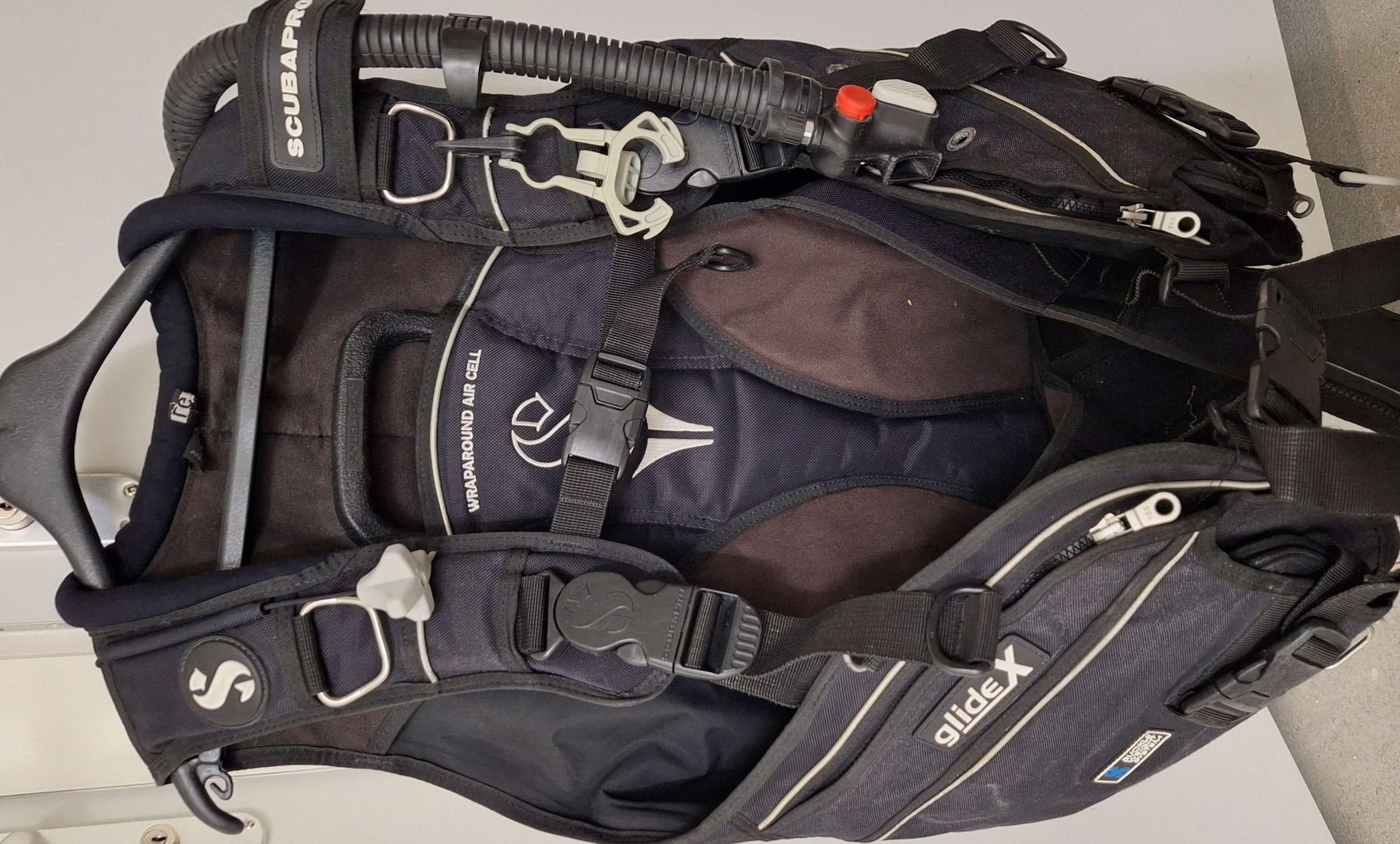 Scubapro Mute per immersioni: Scuba Glides X Tarierjacket Grösse L – Usato da Wetzikon ZH venduto da Petra210