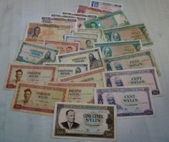 Lot ++ 24 Stück alte Banknoten aus Guinee ab 1960