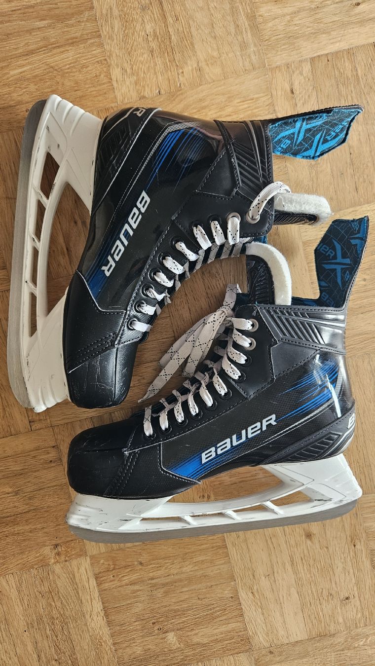 Bauer Pattini da ghiaccio: Eishockeyschlittschuhe Bauer X Grosse 9 D – Usato da Uttigen venduto da Mb10001