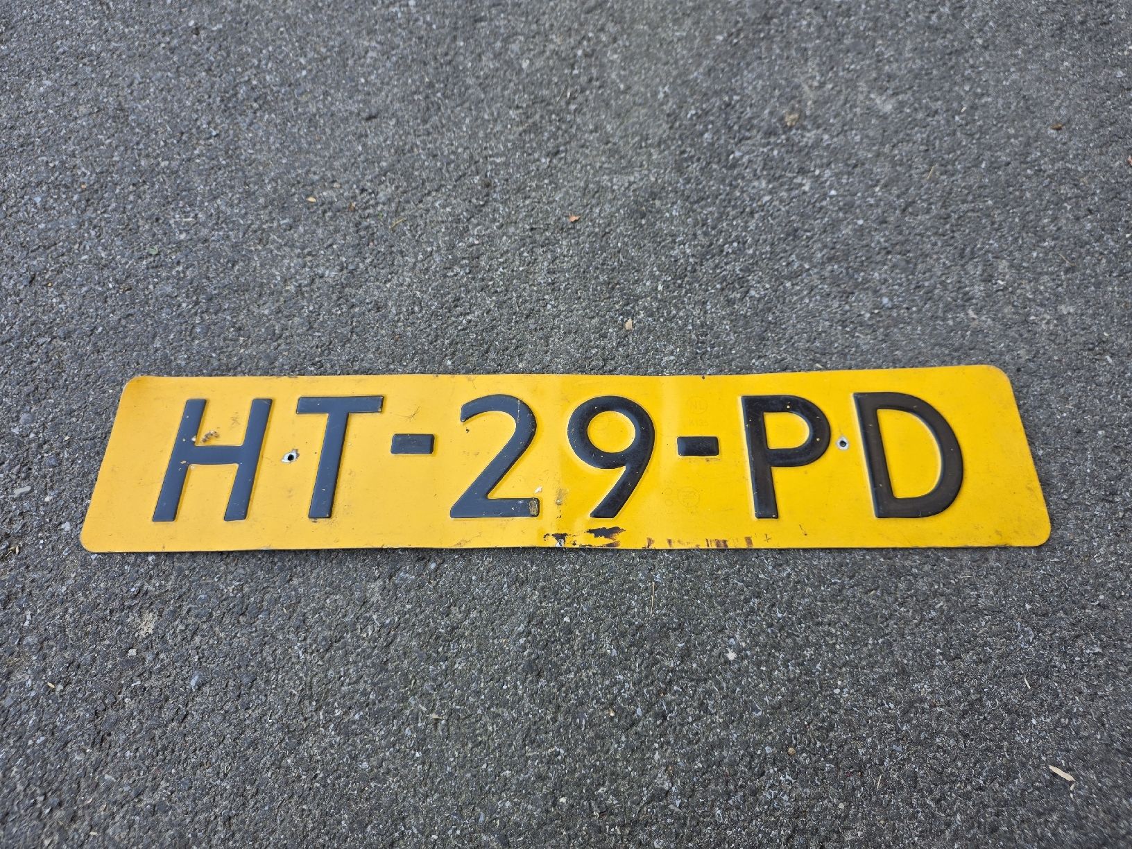 Schilder: Nummernschild NL HT-29-PD  – Gebraucht aus Dorf von Echo_Elements