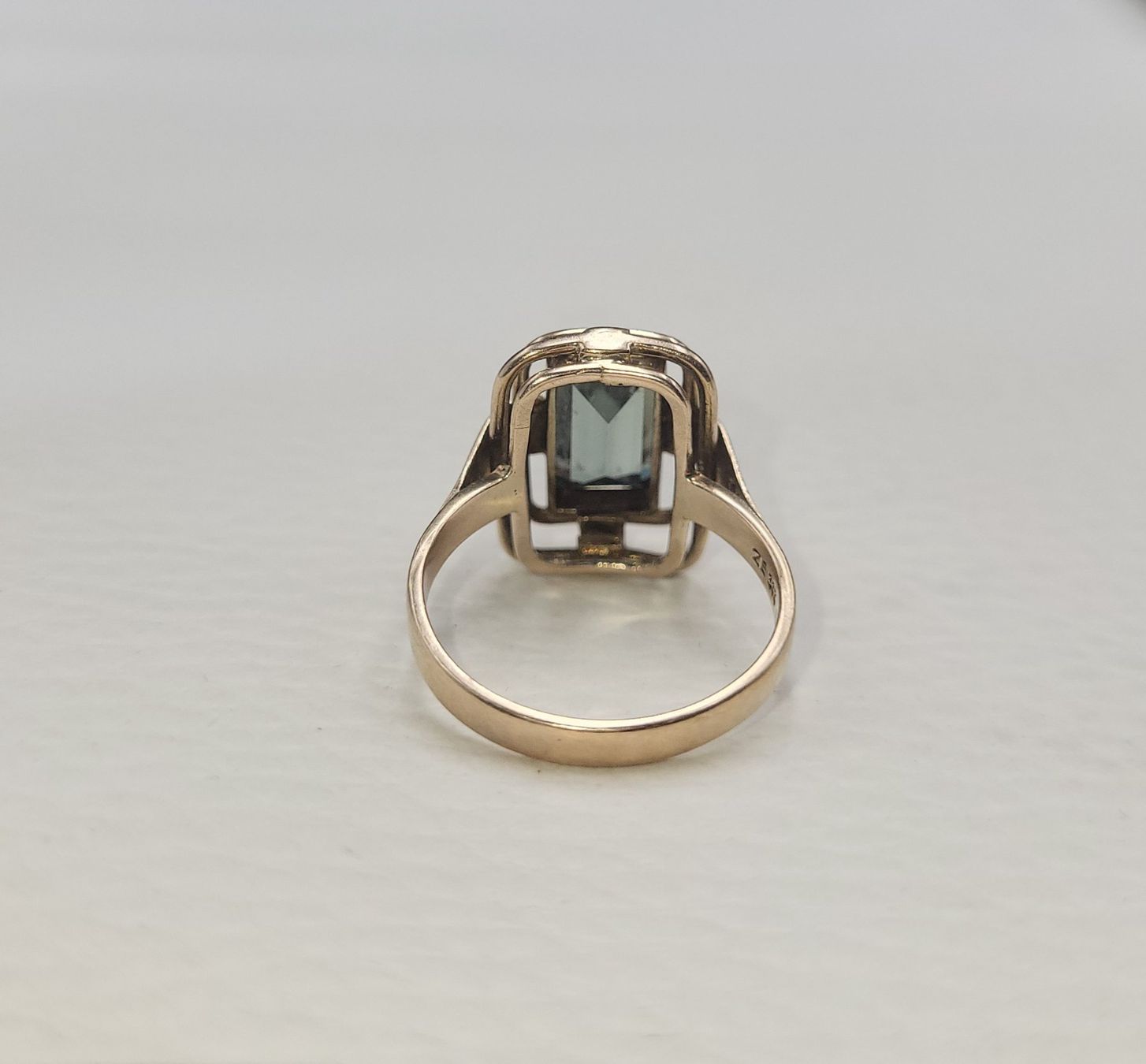 Bagues: Gold Ring Mit Stein – D'occasion à Wald ZH par Dasilver 9
