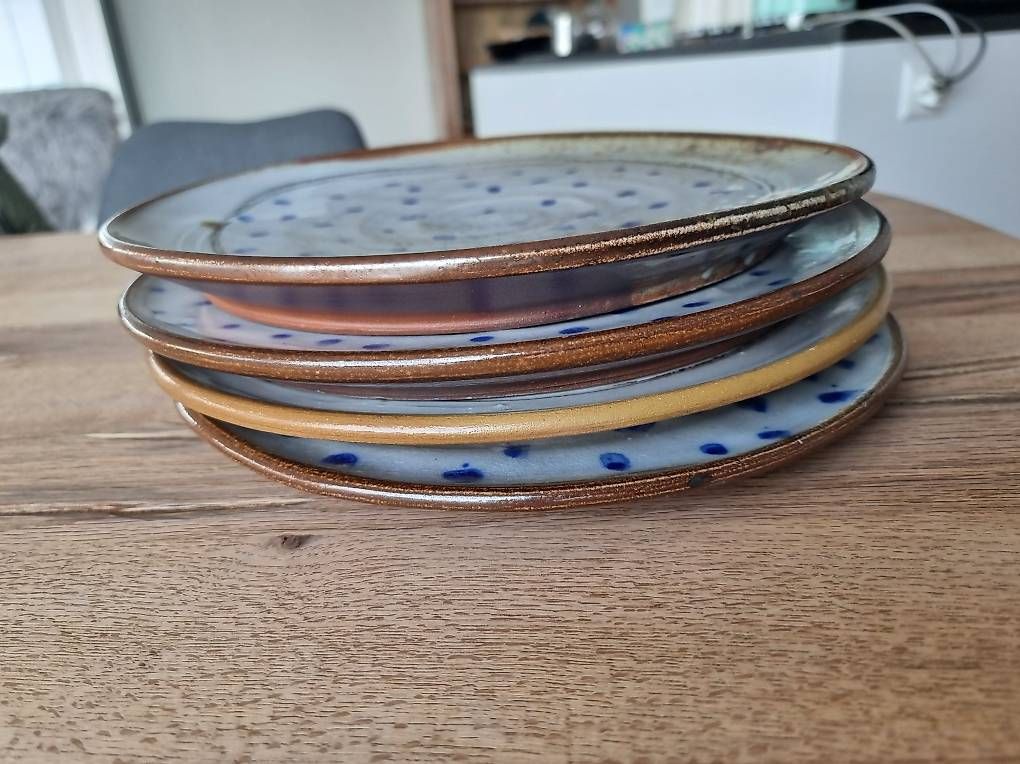 Assiettes: 4 Keramik Teller gross, Handarbeit  – D'occasion à Ostermundigen par d-p73 4