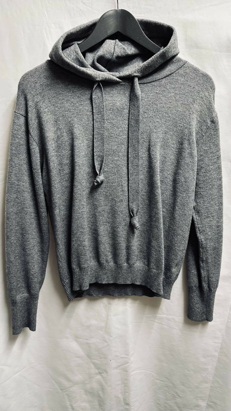 Maglioni & Felpe: Grauer Kapuzen Pullover S / M – Nuovo e nell'imballaggio originale da Sarmenstorf venduto da taosun