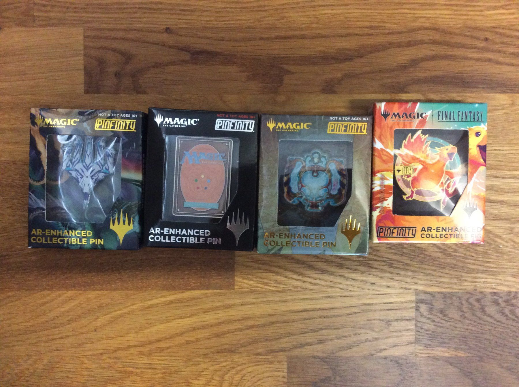 Magic The Gathering Carte collezionabili: MTG - AR-Enhanced Collectible Pin set – Nuovo (secondo la descrizione) da Altdorf UR venduto da Spiel-Chreisel