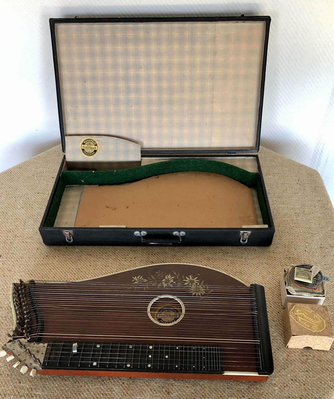 Strumenti musicali: Zither – Usato da Balzers venduto da Kubus28