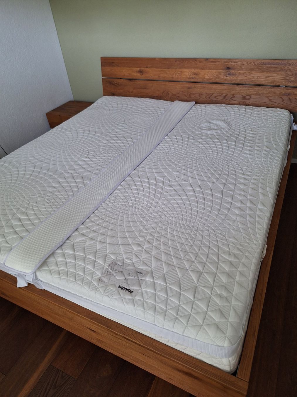 Hasena Betten: Wildeichen Bett 180x200 cm – Gebraucht aus Brunnen von Jogging-Schuhe