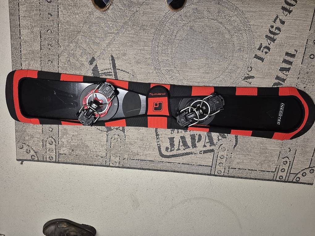 Boards: Pure Boarding Snowboard 160cm – Gebraucht aus Mägenwil von InEcoTec