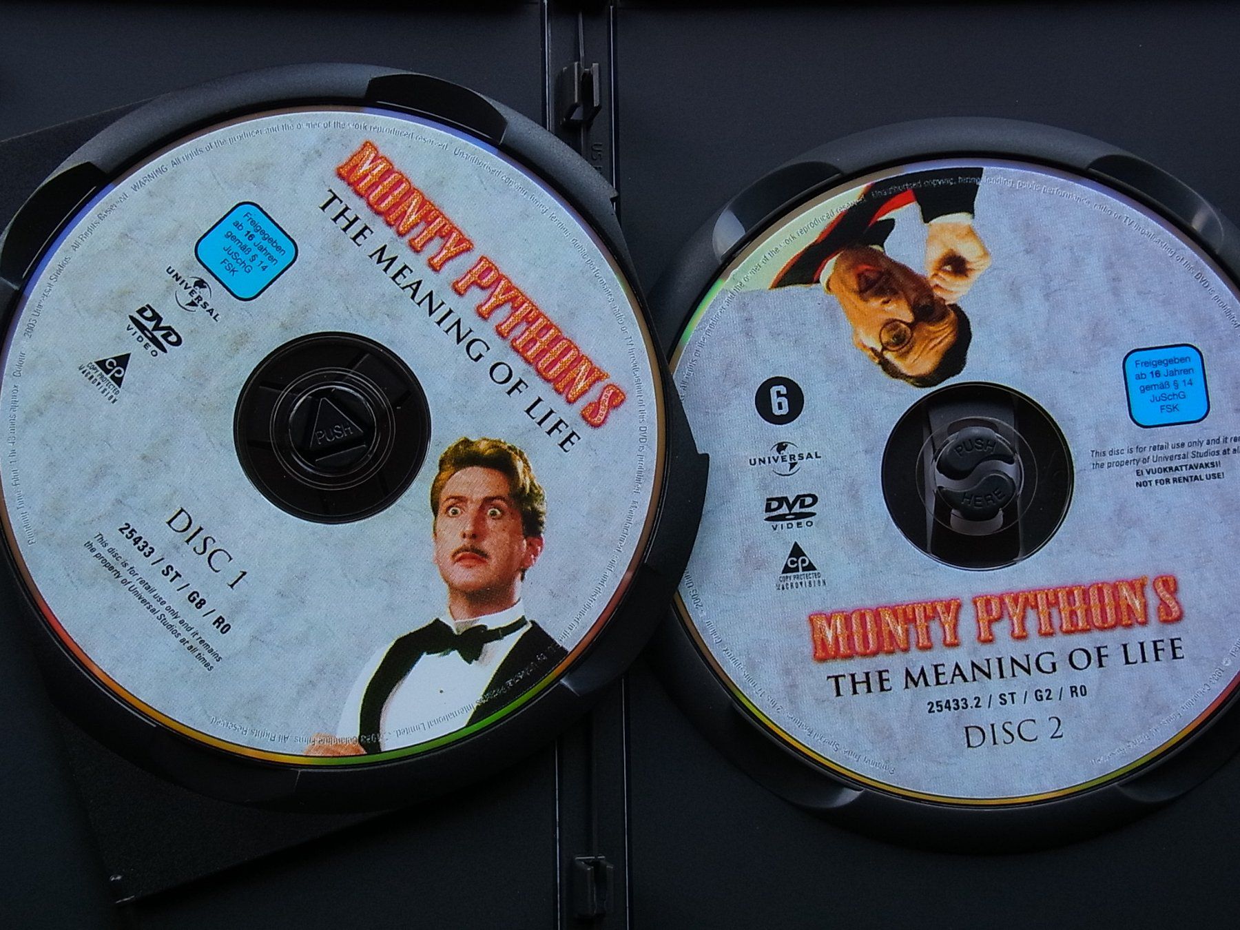 Alle DVDs: 2 DVD Monty Python Meaning of Life D/E Special Edition #x1 – Gebraucht aus Dietikon von Baro4 1