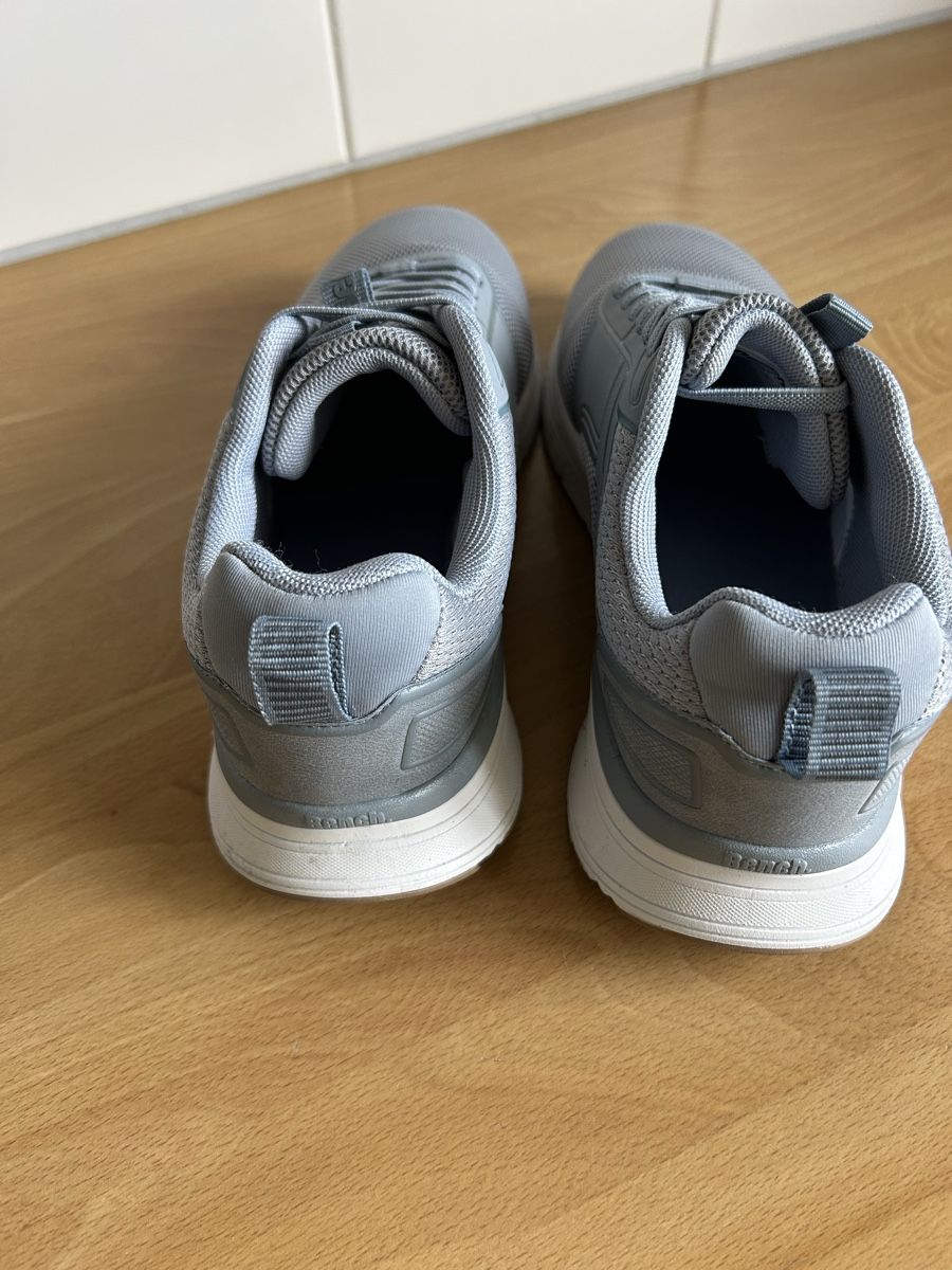 Chaussures femmes: Sneaker – D'occasion à Richterswil par solisoli5 2