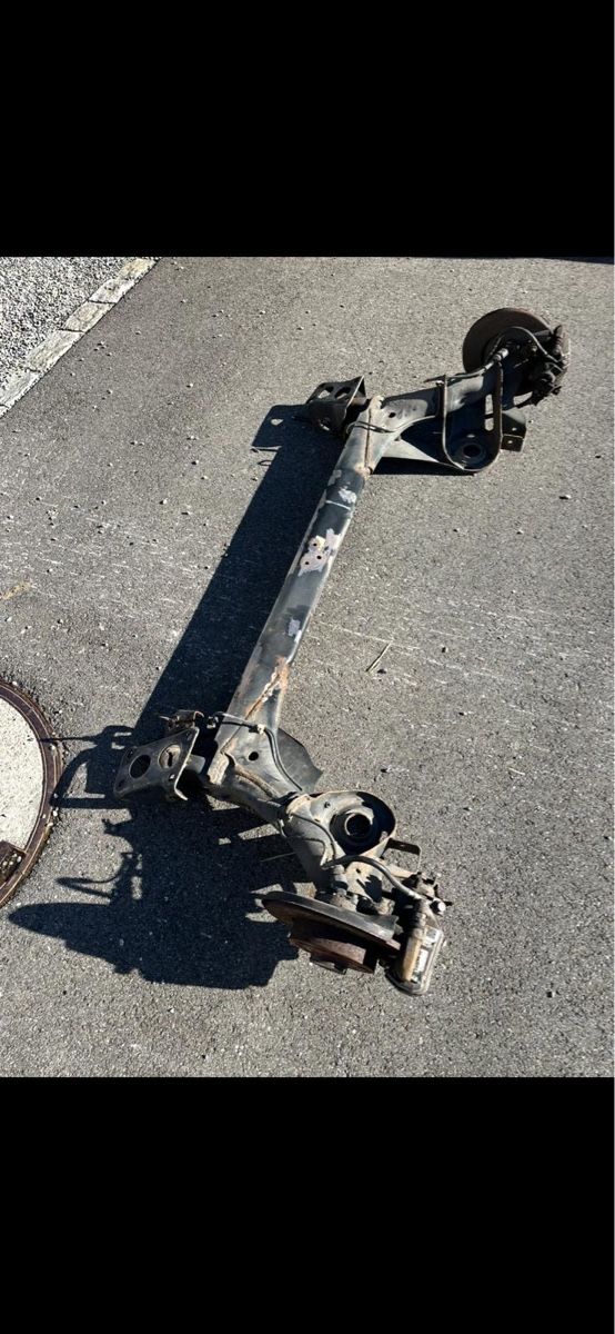 Volkswagen Tutti pezzi di ricambio auto: VW Golf4, Jg 1998, 1.6 liter, Hinterachse – Usato da Mörschwil venduto da ers_k5cc 4