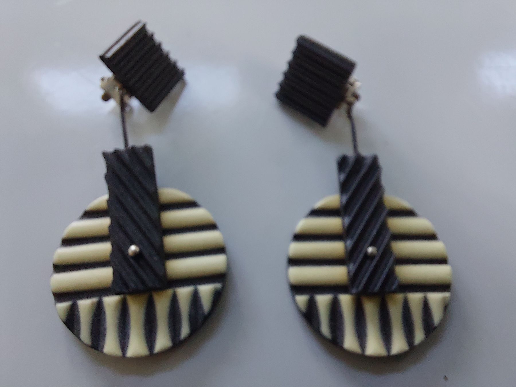 Boucles d'oreille: alte Ohrclips – D'occasion à Malters par Katapeter