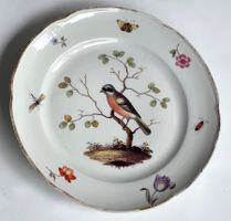 MEISSEN*Ein Teller*Dekoration von Vogel, Insekten und Blumen