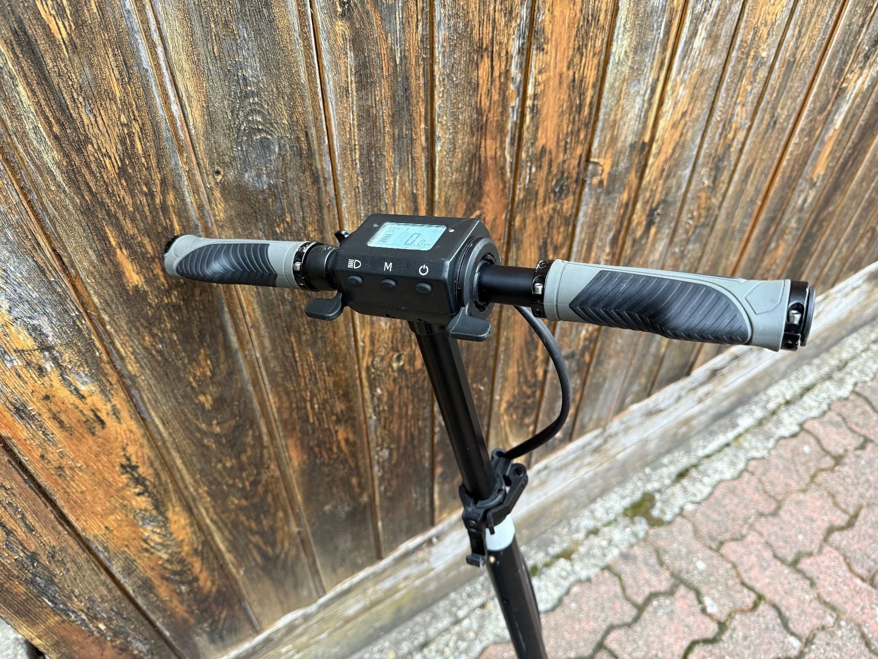 Micro Kickboard: Micro Merlin E-Scooter grau gebraucht – Usato da Stadel venduto da Snoopy6973 6