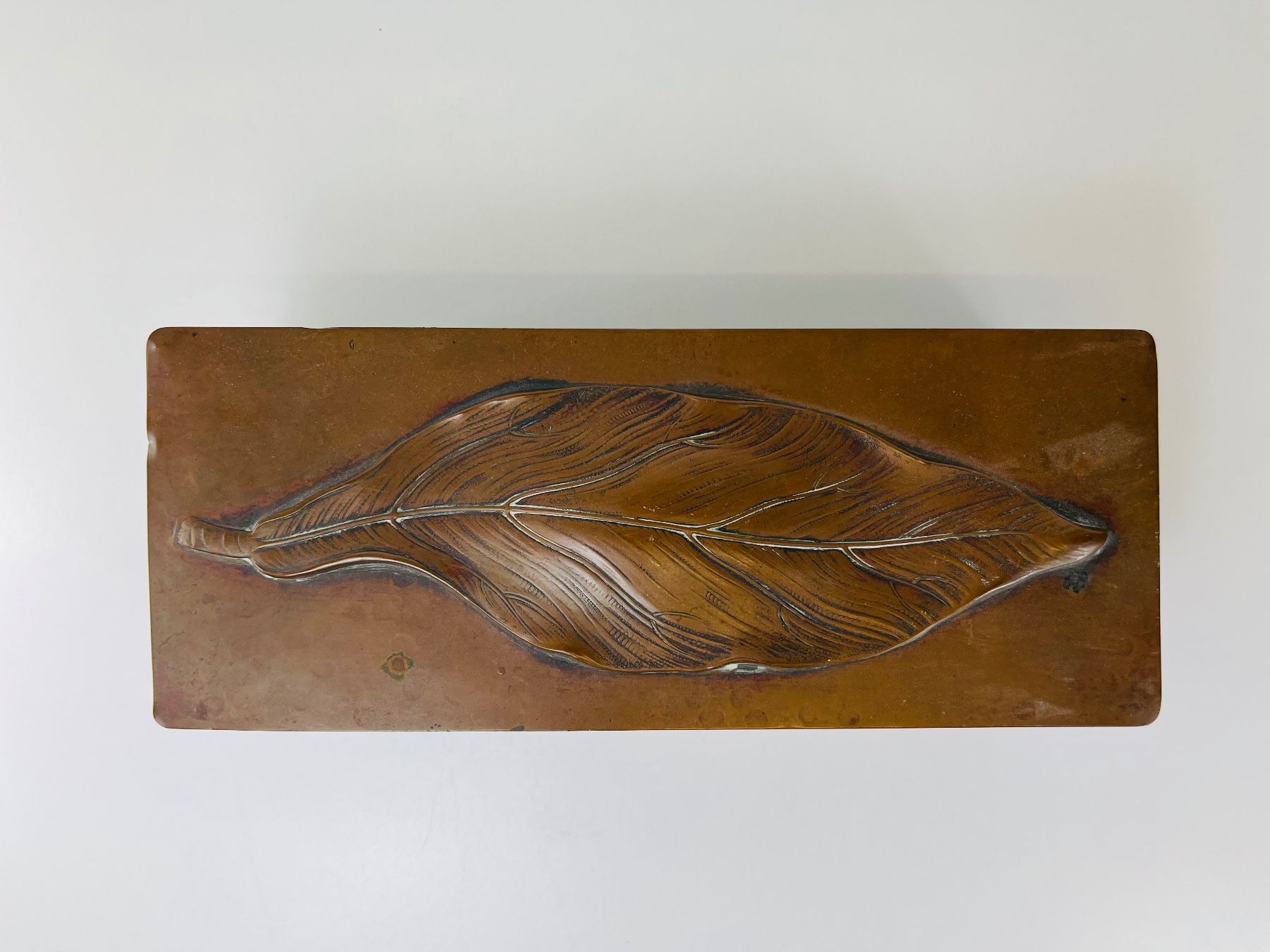 Barattoli: Zigarrenkiste/Tabakschatulle Jugendstil, Kupfer/Holz – Usato da Zürich venduto da Arche_Brockenhaus 1