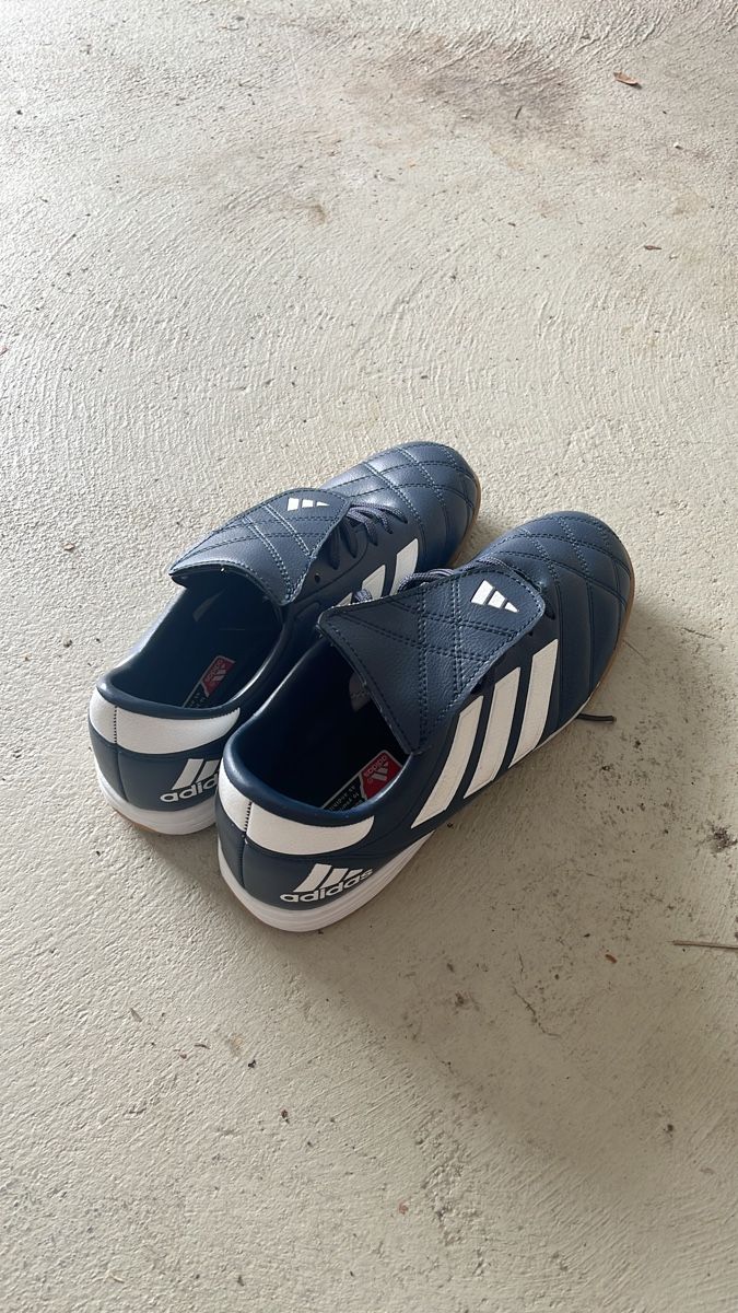 Adidas Scarpe da uomo: Adidas 42 neuf – Nuovo (secondo la descrizione) da Chamoson venduto da FamaKun