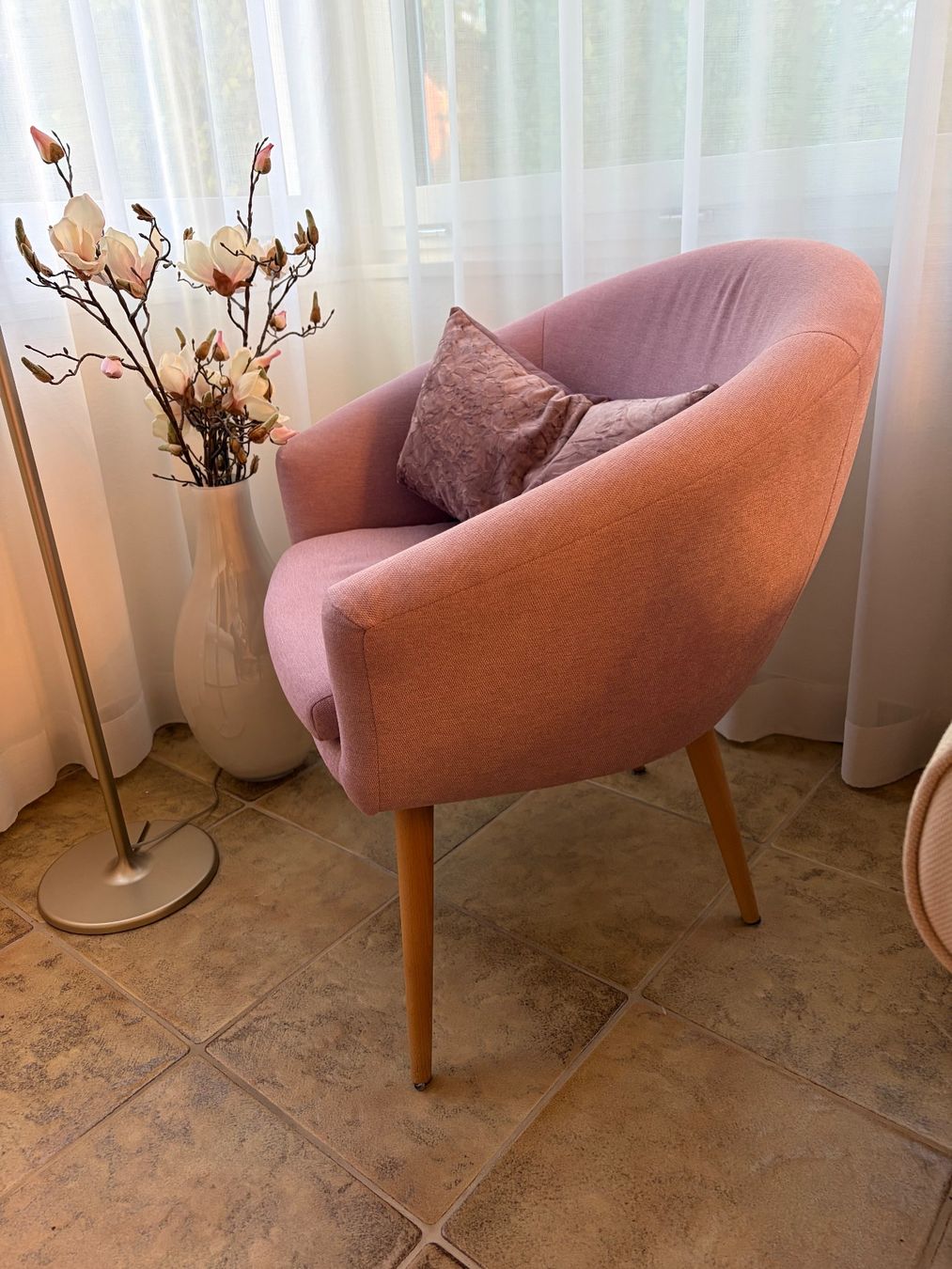 Micasa Fauteuils: Violetter Sessel mit passendem Samtkissen – D'occasion à Rüschlikon par chr_2dl6 2