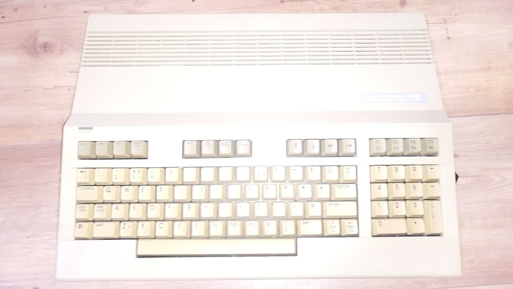 Commodore PC: Commodore 128 – Difettoso da Domdidier venduto da look80486 7