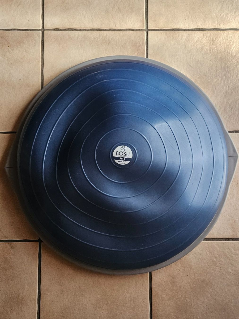 Vélos d'appartement: BOSU BALANCE TRAINER PRO – D'occasion à Niederbipp par Bea.