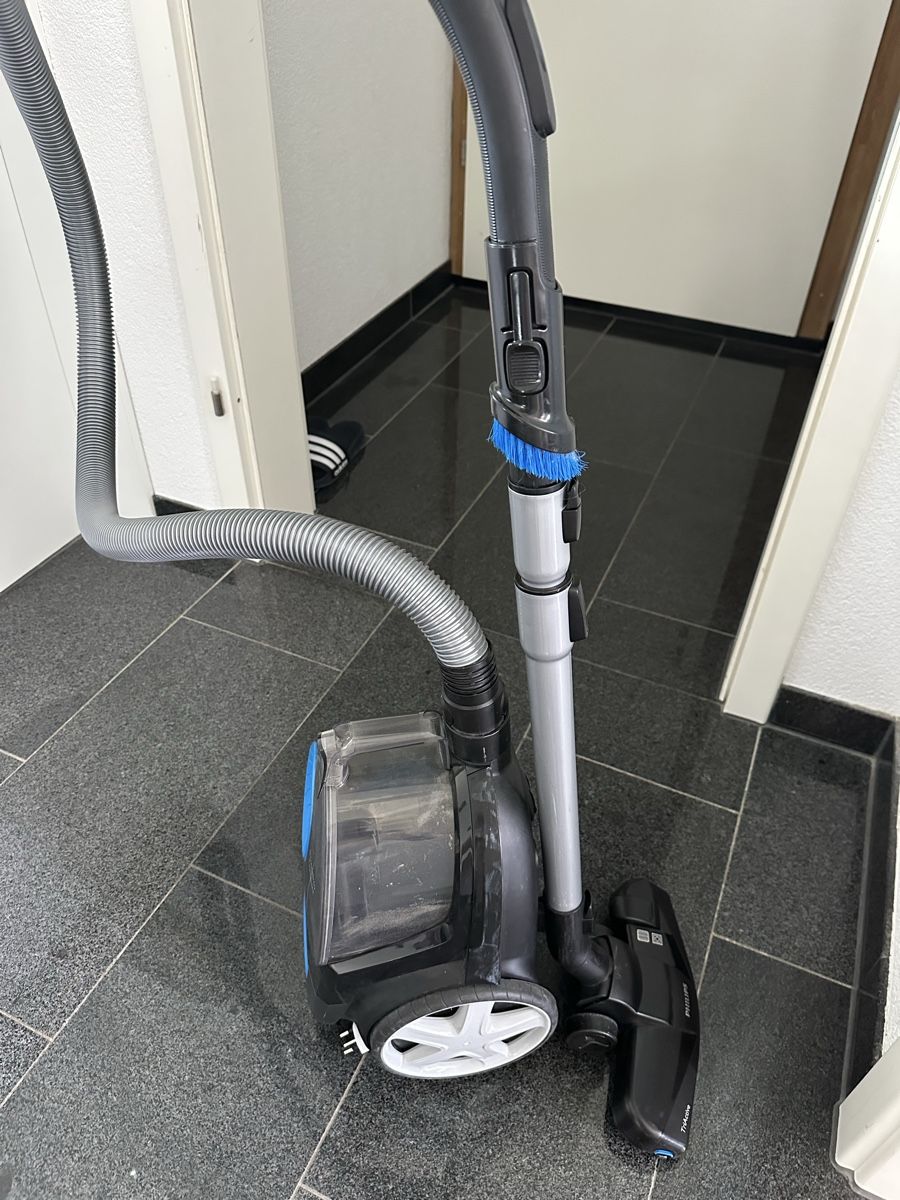 Philips Aspirapolveri & Accessori: Staubsauger Philips PowerPro Compact  – Usato da Frauenfeld venduto da vanyllua 2