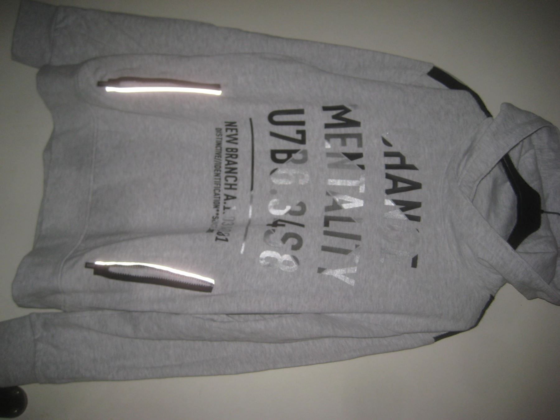 Pullover & Sweatshirts: HERREN PULLOVER MIT KAPUZE – Gebraucht aus Uster von flocke1 1