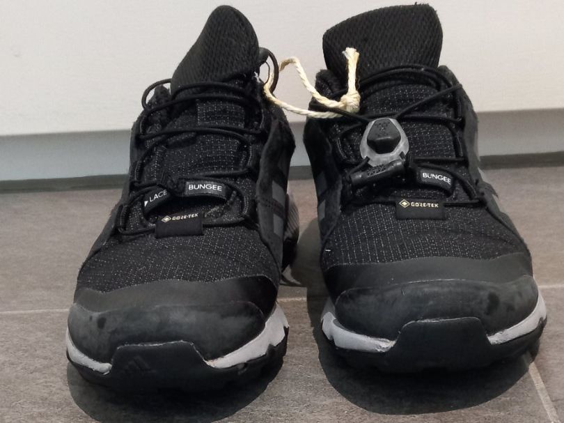 Adidas Scarpe da uomo: Wasserfeste Turnschuhe Grösse 31 – Usato da Thalheim venduto da sil_n2nk