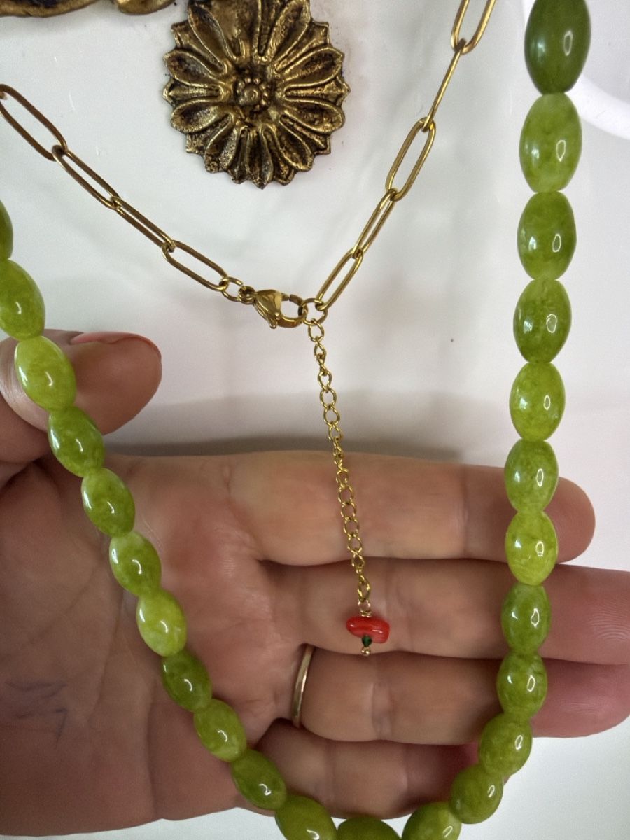 Catenine: Green Beaded Necklace with Red Charm - Elegant Summer Style – Nuovo e nell'imballaggio originale da Bouveret venduto da dou_g8q7 4
