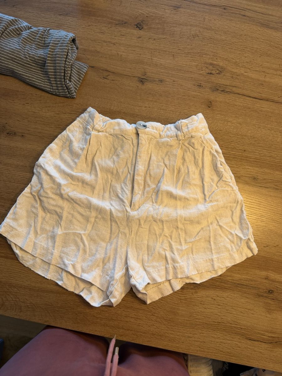 Pantaloni: Sommer Shorts, Beige, gr 36 – Usato da Hohenrain venduto da Flysohighmybutterfly