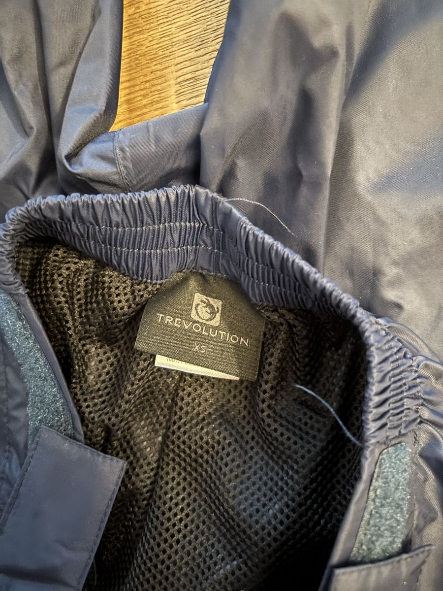Trevolution Pantaloni: Trevolution Regenhose  – Usato da Würenlos venduto da Ashley24 4