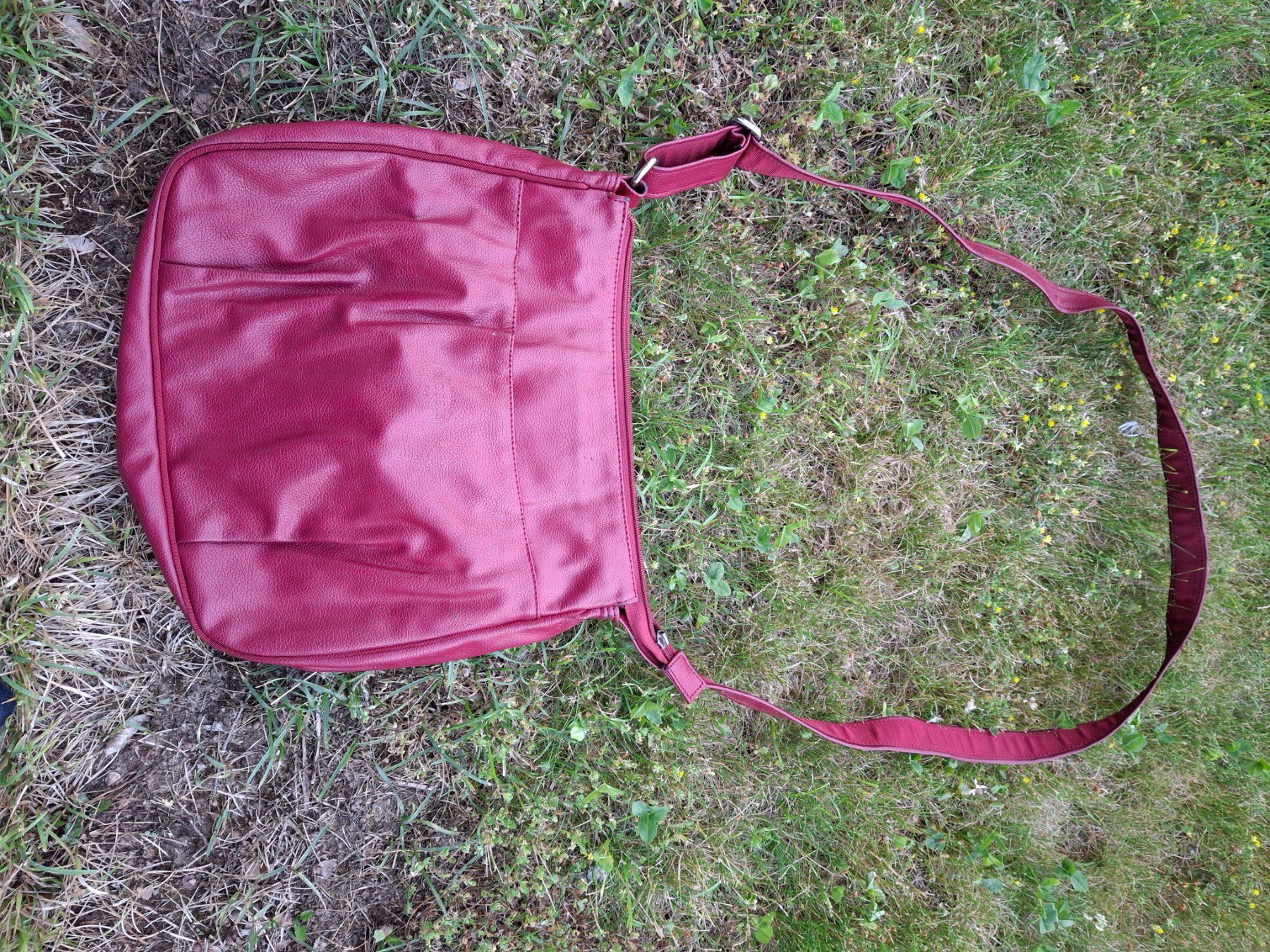 Rossis Borse da donna: Dunkelrote Handtasche – Usato da Unterägeri venduto da spo_2kjh