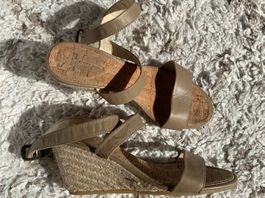 Sandales à talon compensé