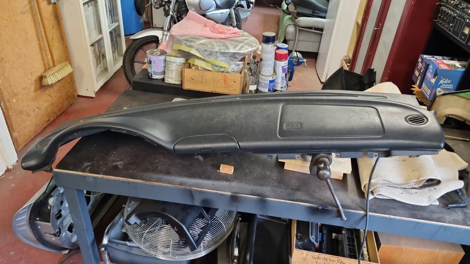 Mercedes-Benz Tutti pezzi di ricambio auto: SLK R170 Vormopf Armaturenbrett/Dashboard Bj.2000 – Usato da Zetzwil venduto da lor_2j9p