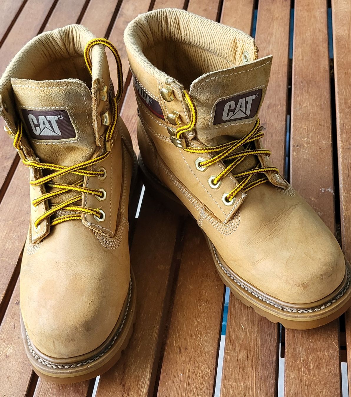 Caterpillar Scarpe da donna: Caterpillar Boots usa 37/5 – Usato da Unterseen venduto da rej_lnk9