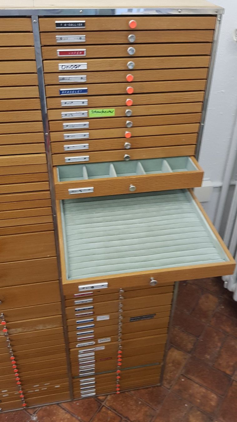 Sistemi di archiviazione: Schmuck Schublade Sortierstation – Usato da Thalwil venduto da Designer50 2