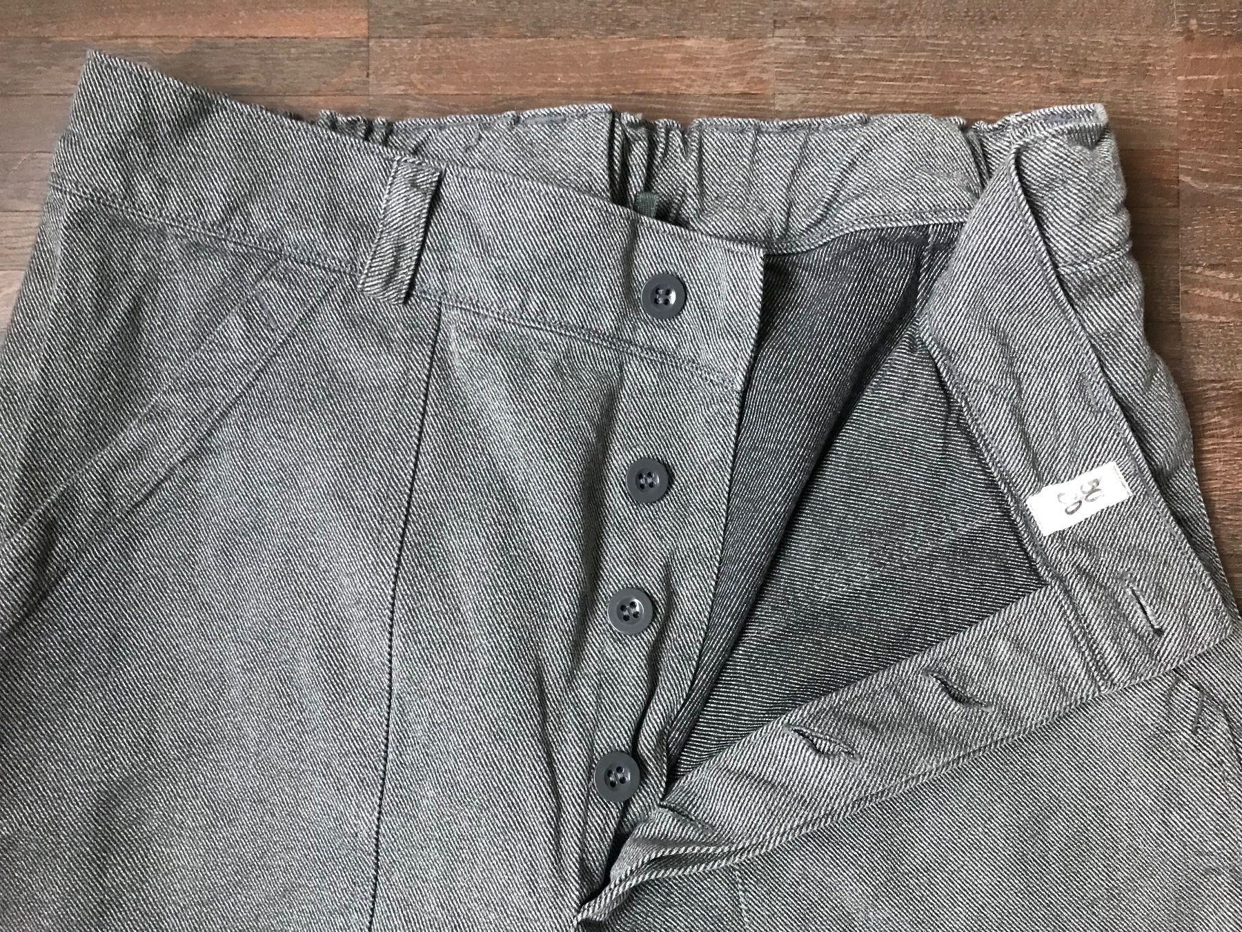 Pantaloni: MILITÄR HOSE – Usato da steffisburg venduto da Dstauffer 1