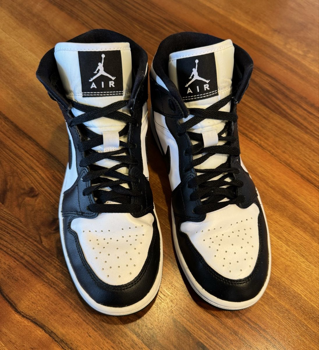 Damenschuhe: Jordan AIR 1 MD Sneaker high withe/black Gr:40 – Gebraucht aus Richterswil von Clickndeal