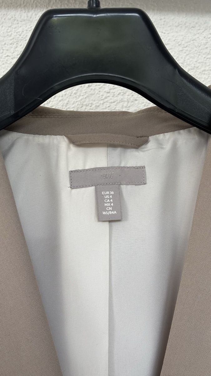 H&M Jacken: Blazer Damen, 36, beige, H&M – Gebraucht aus Wilen b. Wil von alimonera 2