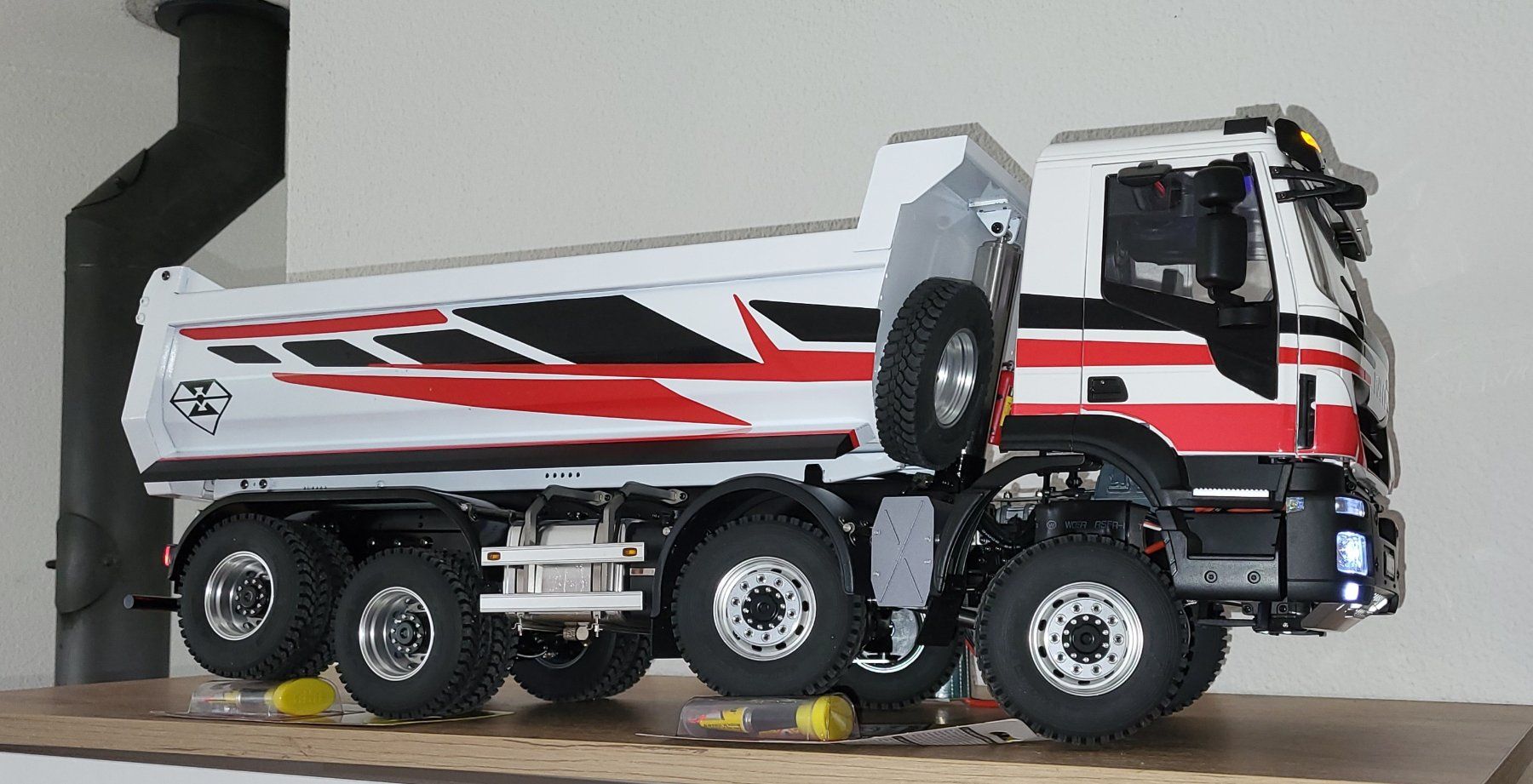 Modellismo RC: IVECO 8x8    RC-LKW RTR – Nuovo (secondo la descrizione) da Bottenwil venduto da Toyscout
