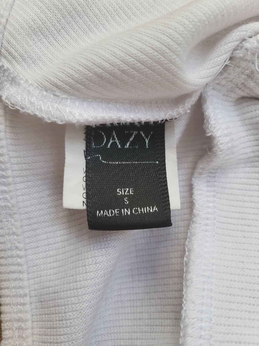 Shein Camicette, T-shirt & Top: Top DAZY (Shein) blanc taille S – Usato da Le Grand-Saconnex venduto da cle_8269 2