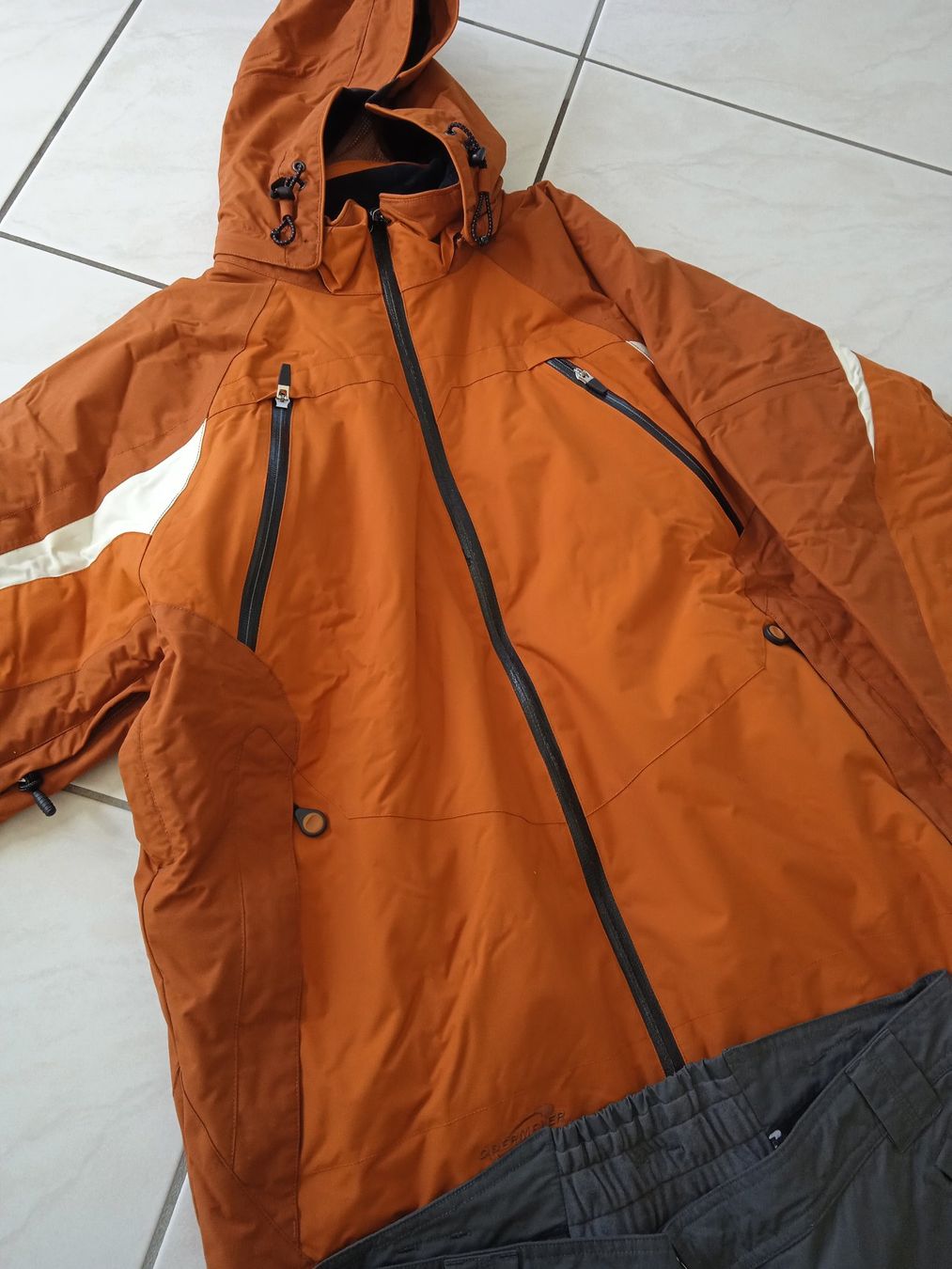 Completi: Skianzug 2-teilig orange/grau von Obermeyer – Usato da Rothrist venduto da MaSa82 1