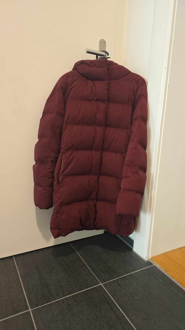 Uniqlo Cappotti: UNIQLO 100% Daunenmantel, Gr. S – Usato da Bern venduto da sar_g5ff 5