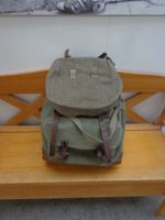 Alter Militärrucksack mit Brotsack