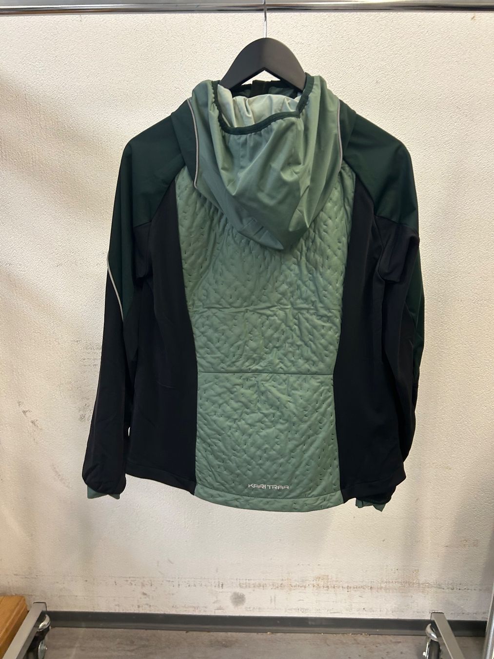 Jacken: Langlauf-Jacke Karitraa – Neu (gemäss Beschreibung) aus Chur von zue_m8ck 1