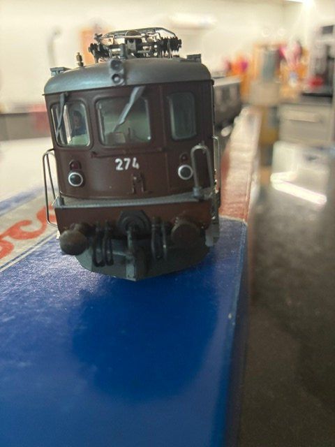 Roco Modellini di ferrovie: Roco BLS Ae 8/8, 274, 69880 mit Digital-Decoder – Usato da Leuzigen venduto da bnbz101 2