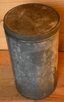 Blechbüchse mit Kerzen Kriegsreserve aus Bunker der CH Armee