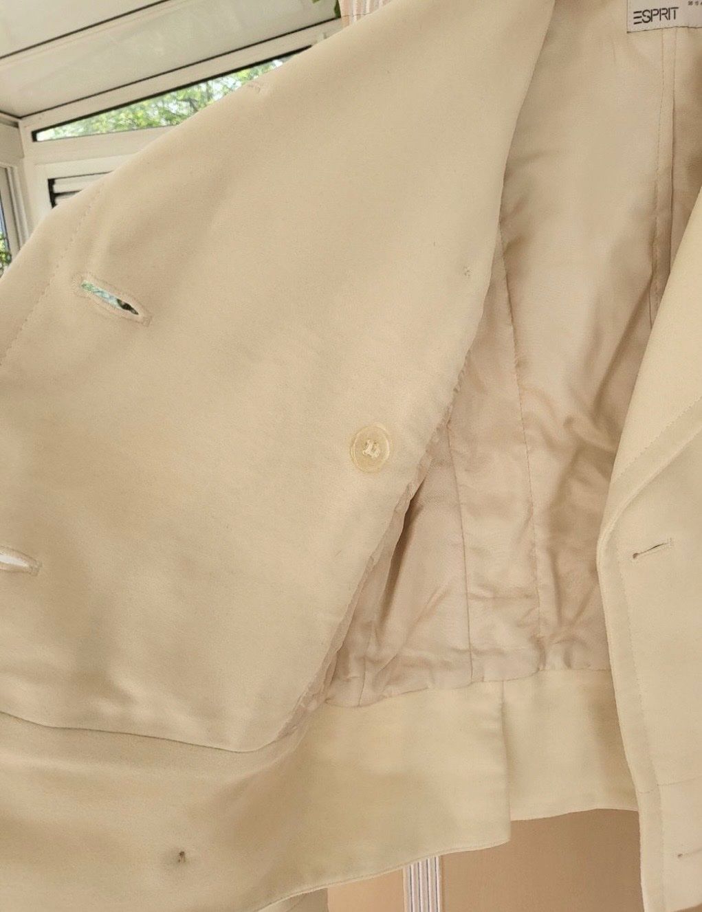 Esprit Giacche: Beige Übergangsjacke von Esprit, Gr 36 – Usato da Aarburg venduto da Petite-closet-Loop 4
