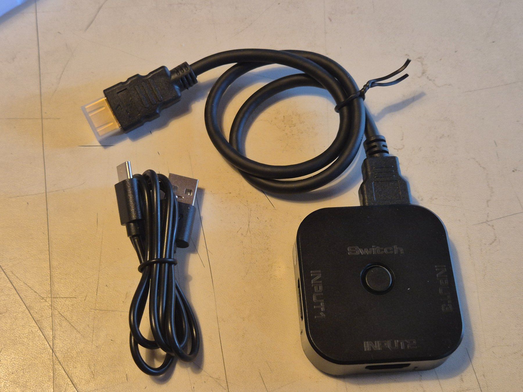 Adaptateurs: 3-fach HDMI 2.1 8K Adapter Splitter Switch Umschaltbox – Neuf avec emballage d'origine à Pratteln par Motodrom 3